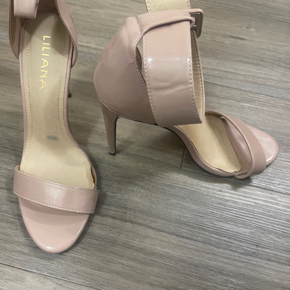 Women’s shoes
